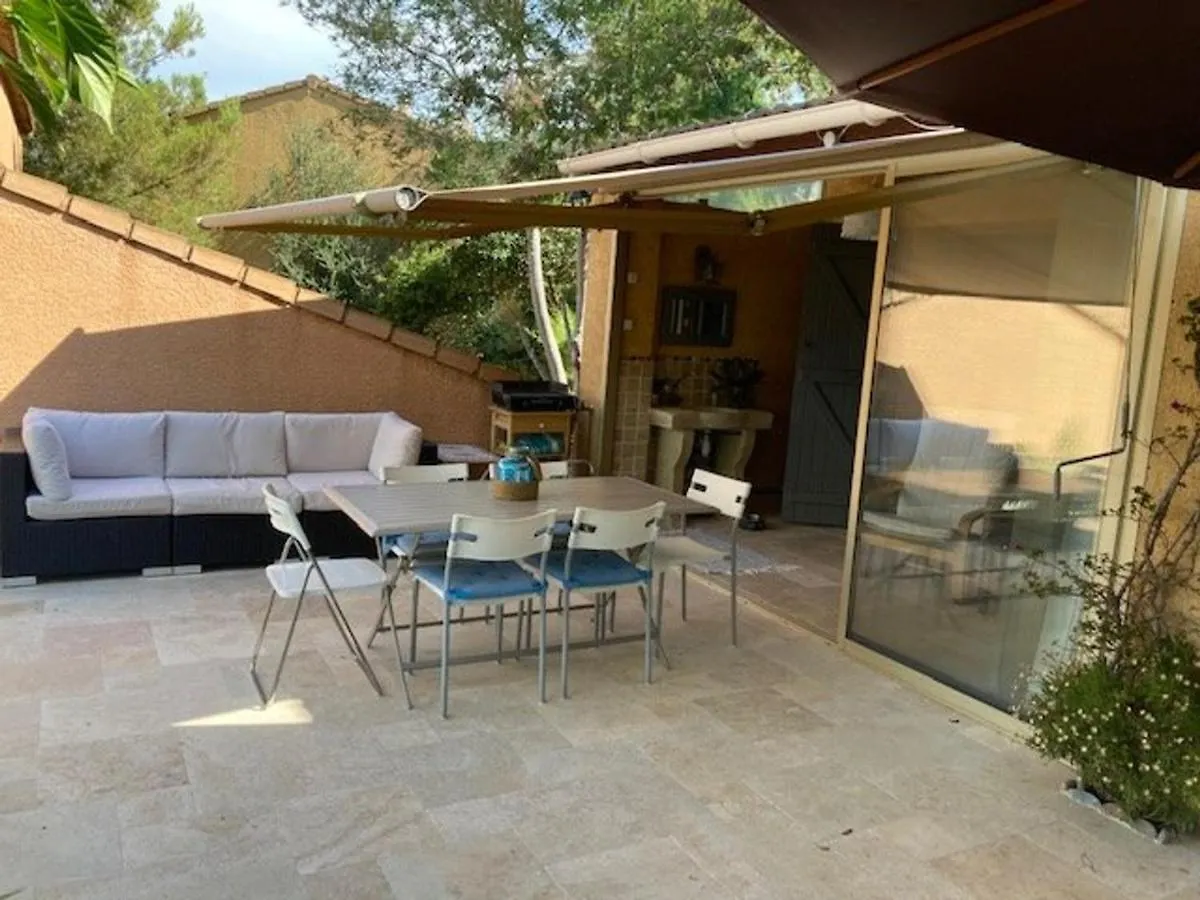 Maison Soignee Avec Grand Jardin Et Terrasse - Le Lavandou - Fr-1-308-159 0*,  France