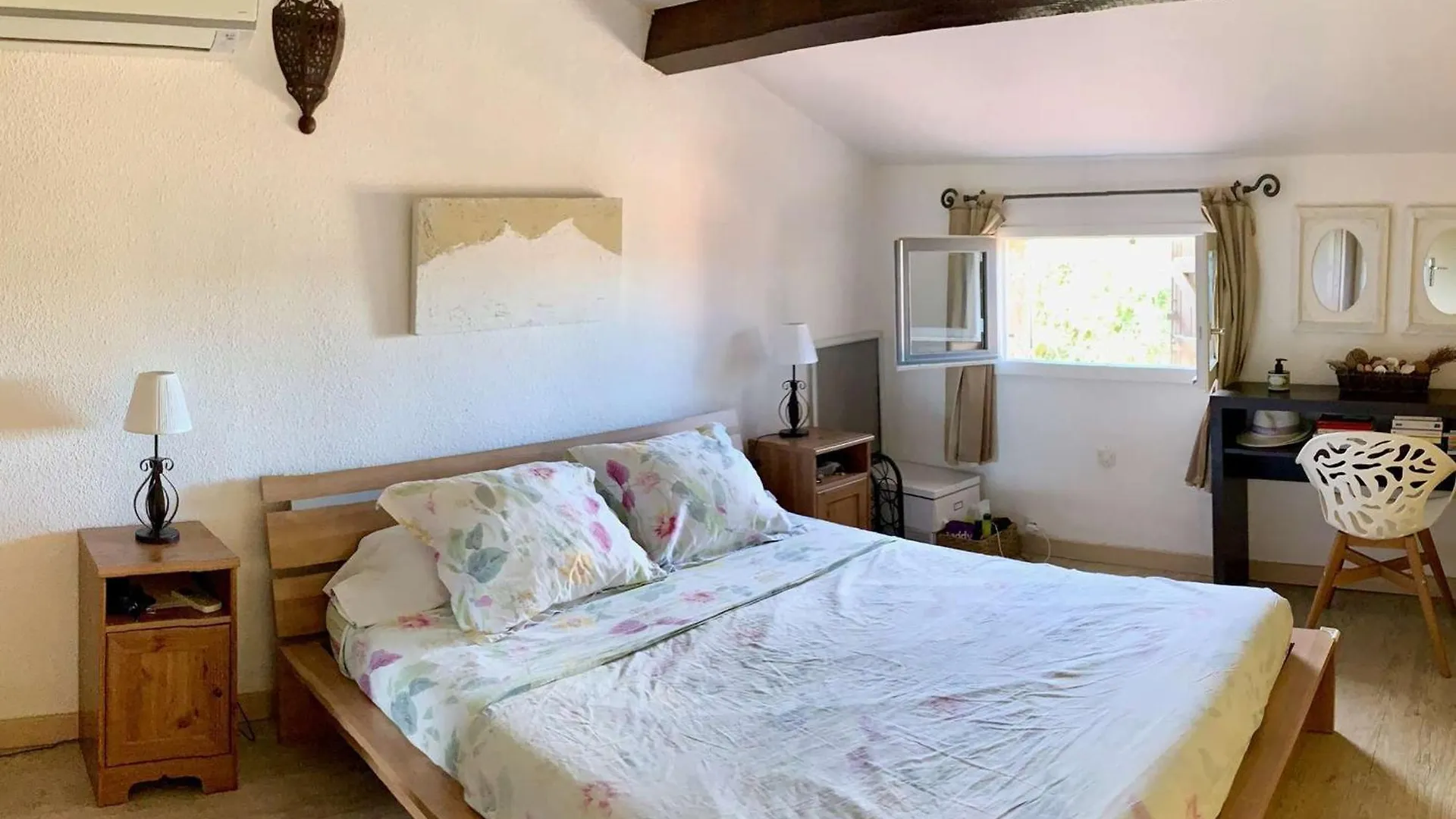 Maison Soignee Avec Grand Jardin Et Terrasse - Le Lavandou - Fr-1-308-159